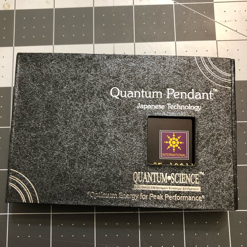 Quantum scalar energy necklace pendant new in box